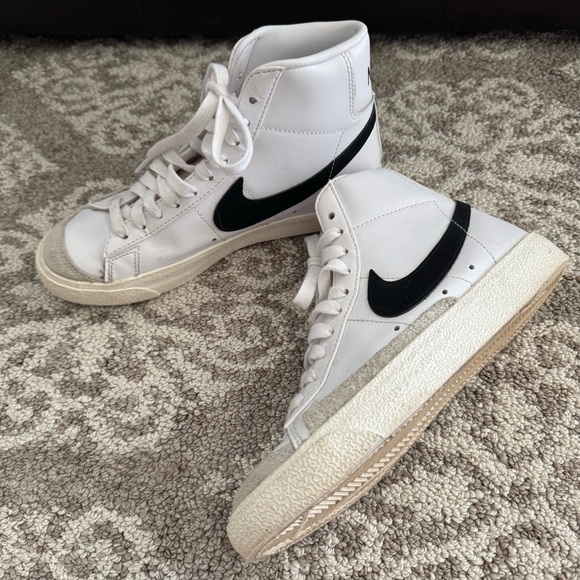 Nike Classic White and Black High-Top Blazer Mid ‘77 Sneaker, 6 - Picture 2 of 11